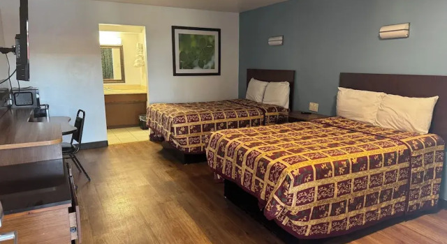 Четырёхместный номер Standard spanish trails inn
