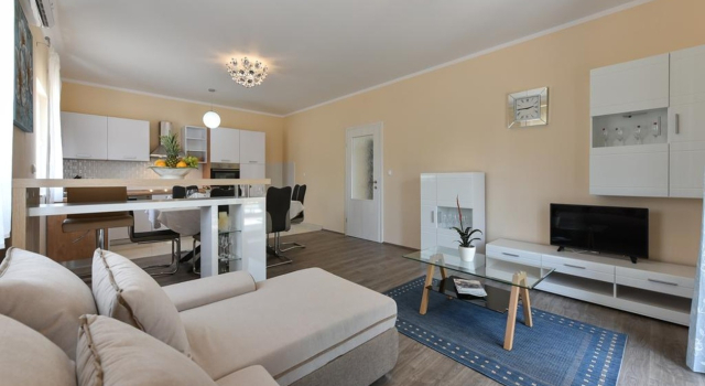 Holiday house Ani 1 - with pool : Privlaka, Zadar riviera
