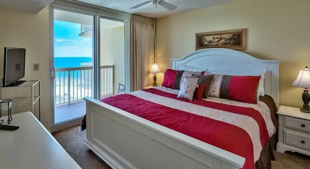 Коттедж Pelican Beach Resort Rentals