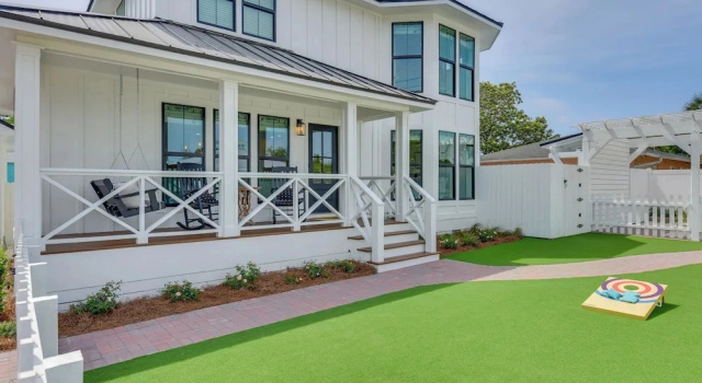 Коттедж Walk to Beach: Designer PCB Retreat Near 30a