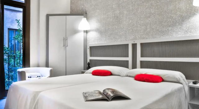 Четырёхместный номер Standard с балконом Hotel Palermo