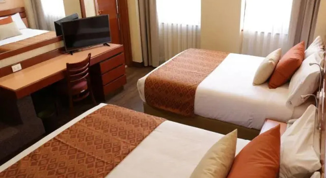 Четырёхместный номер Standard с балконом Hotel Marlowe Centro Histórico