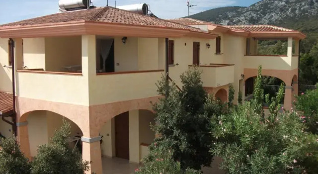 Bed & Breakfast Goloritze, Забронировать Отель Отели Залива Орозеи с парковкой, Парковка