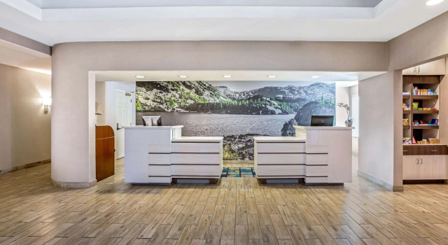 La Quinta Inn & Suites Ripon, Varaa Hotelli Ripon Kalifornia