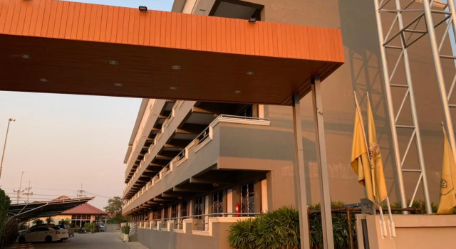 Hotel M Rojana Ayutthaya, Rezervovat Hotel Hotely v Central Thailand s parkováním, Parkování