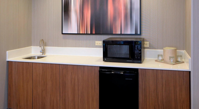 Двухместный люкс с 2 комнатами Courtyard by Marriott Kokomo