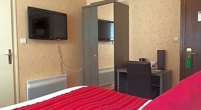 Номер Standard Auberge de la Petite Ferme, Super-Besse Est, The Originals Relais