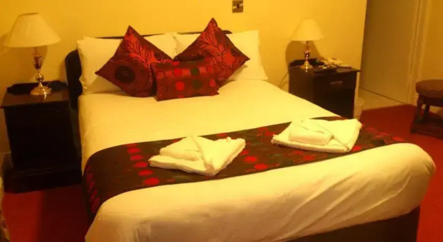 Munster Arms Hotel, Book Hotel Bandon County Cork