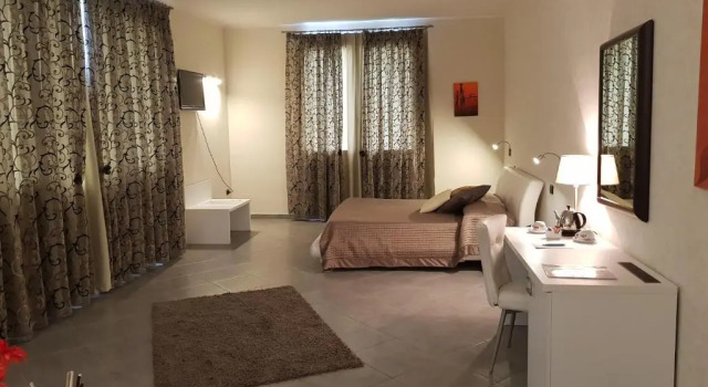 Полулюкс Hotel Saturday