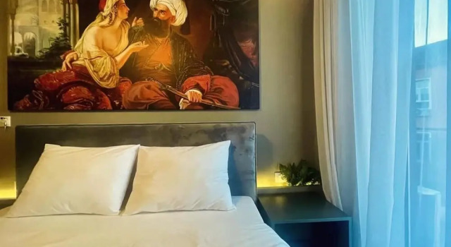 Двухместный номер Deluxe с балконом GRAND JNK Boutique Hotel