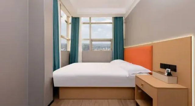 Полулюкс Home Inn Pebble Hotel (Changzhou University City)