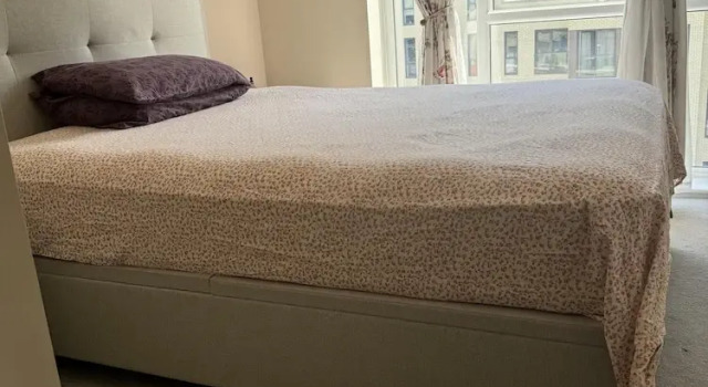 Luxurious 2 Bedroom Apartment in Reading, Varaa Huoneisto Asunnot kohteessa Merseyside, Huoneisto