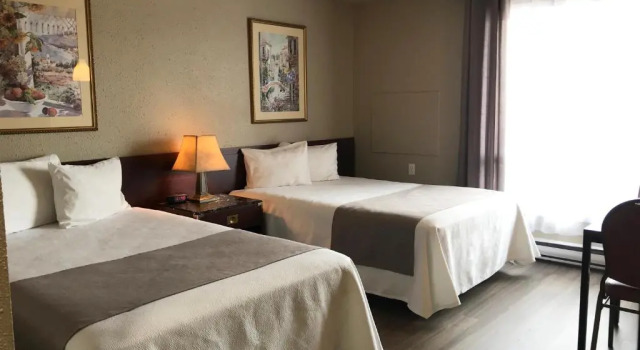 Balkonlu Standart dört kişilik oda Hôtel Mingan