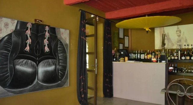 Hôtel O Mamma Mia, Забронировать Отель Отели Лурмарен с парковкой, рядом с Замок Лурмарин, Парковка