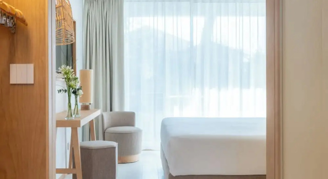 Двухместный номер Superior с балконом Hôtel Ibaïa