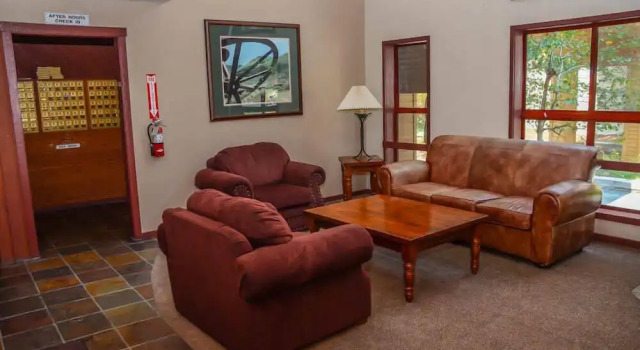 Aspen Creek #215 - Hot Tubs, Near Golf & Hiking, Prenota Appartamento Hotel a Mammoth con piscina, Piscina