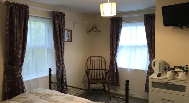 Meadowbrook Cottage B&B, Забронировать Отель «постель и завтрак» Бокс Уилтшир