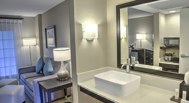 Embassy Suites Indianapolis North, Book Hotel Indianapolis Indiana