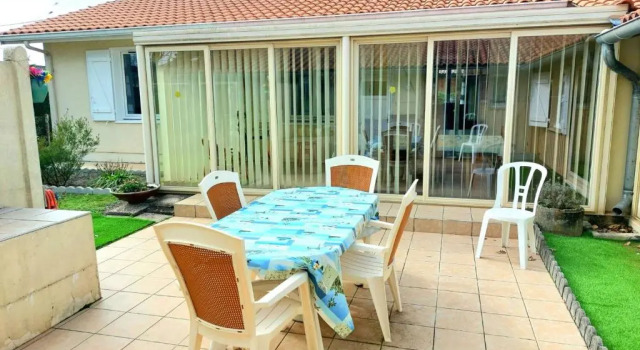 Коттедж Spacious House With Garden Near The Beach