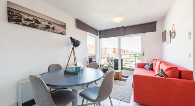 Modern Apartment with Terrace & public Pool, Rezerwuj Apartament Hotele w Bruksela z parkingiem, Parking
