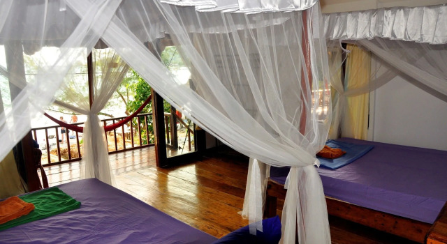White Beach Bungalows
