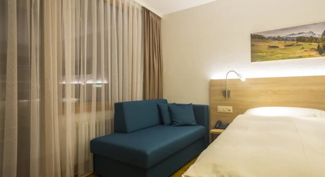 Двухместный номер Superior с балконом и с видом на горы Matterhorn Inn - Wellness & Dining - at Zermatt Shuttle Station