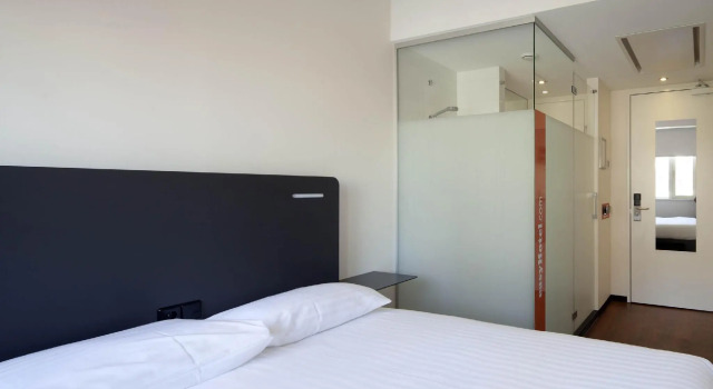 Двухместный номер Standard easyHotel The Hague City Centre