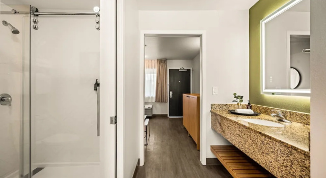 Двухместный люкс Deluxe Oxford Suites Redding