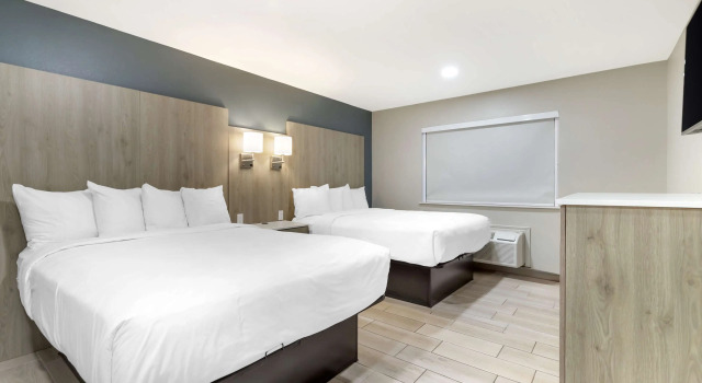 Четырёхместный люкс Best Western Plus Edinburg Inn & Suites