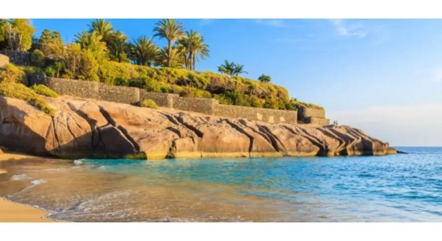 Casa Krisma, Fabulous Modern Spacious 2 bedrooms apartment, Remote Work, Fast WIFI, Parking and AC, Book Apartment Hotels in Tenerife with Parking, Parking