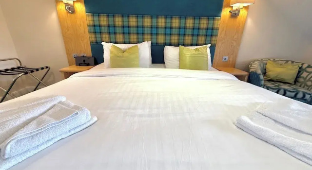 Четырёхместный семейный номер Standard Seabank House Hotel