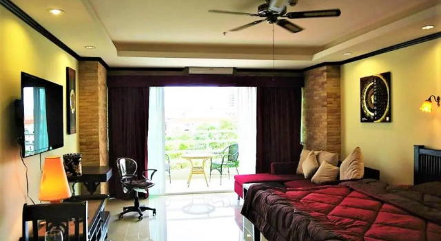 View Talay 5 Studio Apartment - Close to the Beach