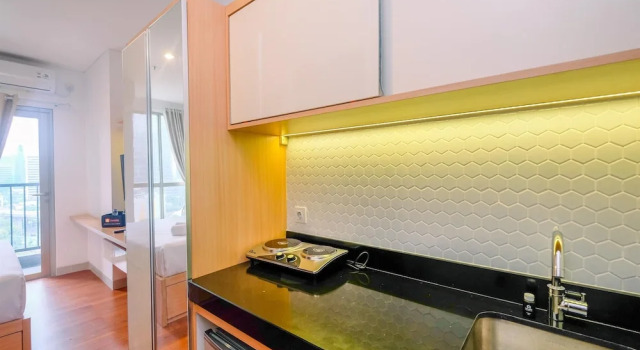 Nice and Elegant Studio at Ciputra World 2 Apartment, Забронировать Апартаменты/квартира Отели Джакарты с бассейном, рядом с Satria Mandala Museum, Бассейн