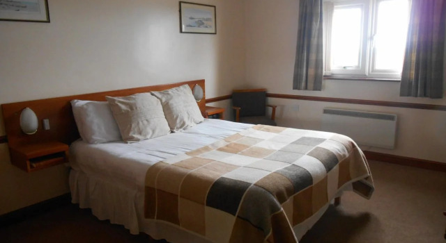 Tafarn Y Rhos, Book Hotel Llangefni Anglesey