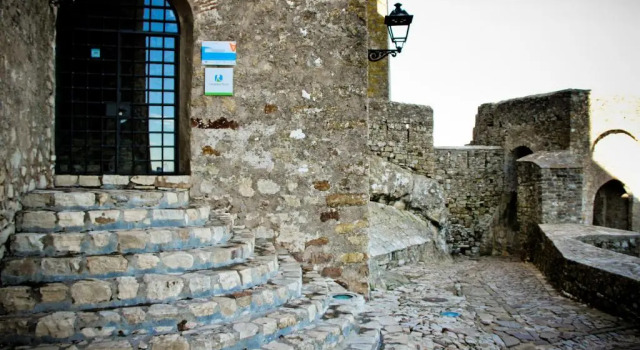 Hotel Tugasa Castillo de Castellar, Забронировать Отель Кастельяр-Де-Ла-Фронтера Los Alcornocales Natural Park