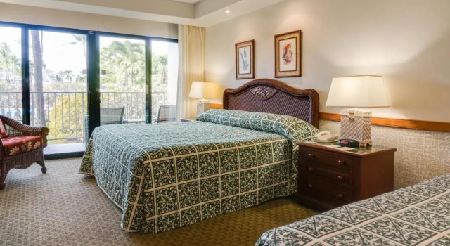 Двухместный номер с видом на внутренний двор OUTRIGGER Kāʻanapali Beach Resort