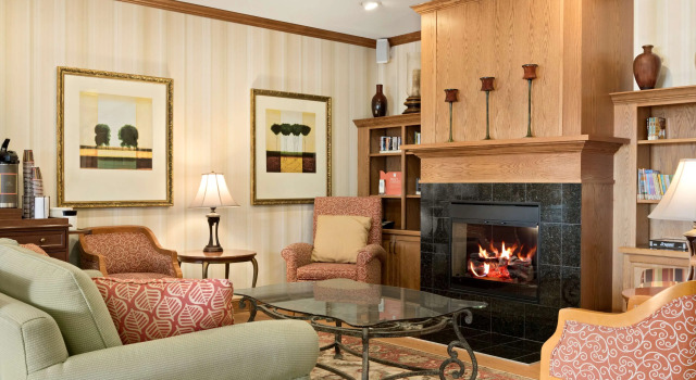 Country Inn & Suites by Radisson, Peoria North, IL