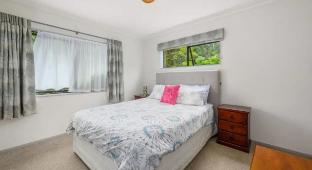 Otonga Cottage - Rotorua Holiday Home, Забронировать Дом для отпуска Отели Роторуа с парковкой, Парковка