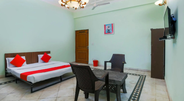 OYO 72287 Hotel Green View, Забронировать Отель Нойда штат Уттар-Прадеш