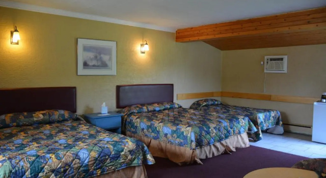 Трёхместный номер Standard Auberge Godard