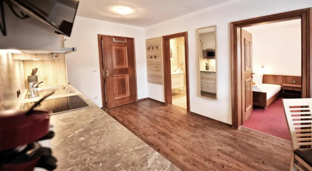 Апартаменты с 2 комнатами с балконом Haus Enzian