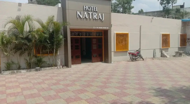 6 CR Hotel Natraj RAILWAY STATION, Забронировать Отель Аурангабад штат Махараштра, рядом с Железнодорожный вокзал Аурангабад