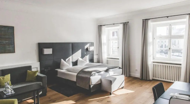 Confort cameră Münchner Hof