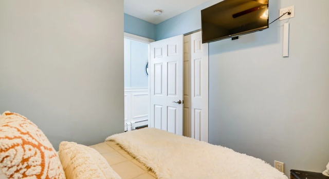 New Jersey Abode - Near Theme Parks, Walk to Beach, Rezervasyon Otel Keansburg New Jersey