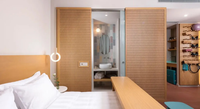 Полулюкс с балконом Alkima Athens Wellness Stay
