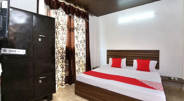 Oyo 19739 Royal Hotel And Restaurant, Buchen Sie Hotel Verka Punjab