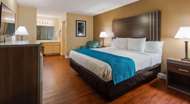 Номер Standard SureStay Plus Hotel by Best Western Sacramento North