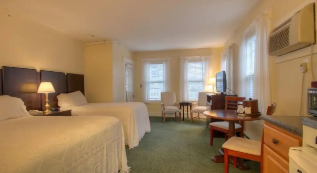 Terrace by the Sea, Rezerwuj Hotel Hotele w New England z basenem, Basen