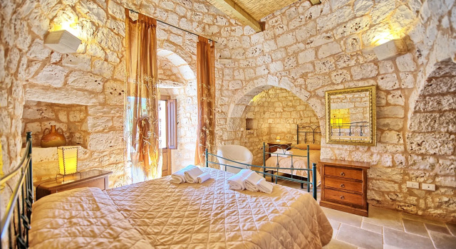 Trullo Santo Stefano, Book Villa Sommerhuse i Murgia, Hytte