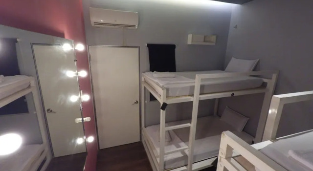 Кровать в общем номере (женский номер) Ryokan Muntri Boutique Hostel